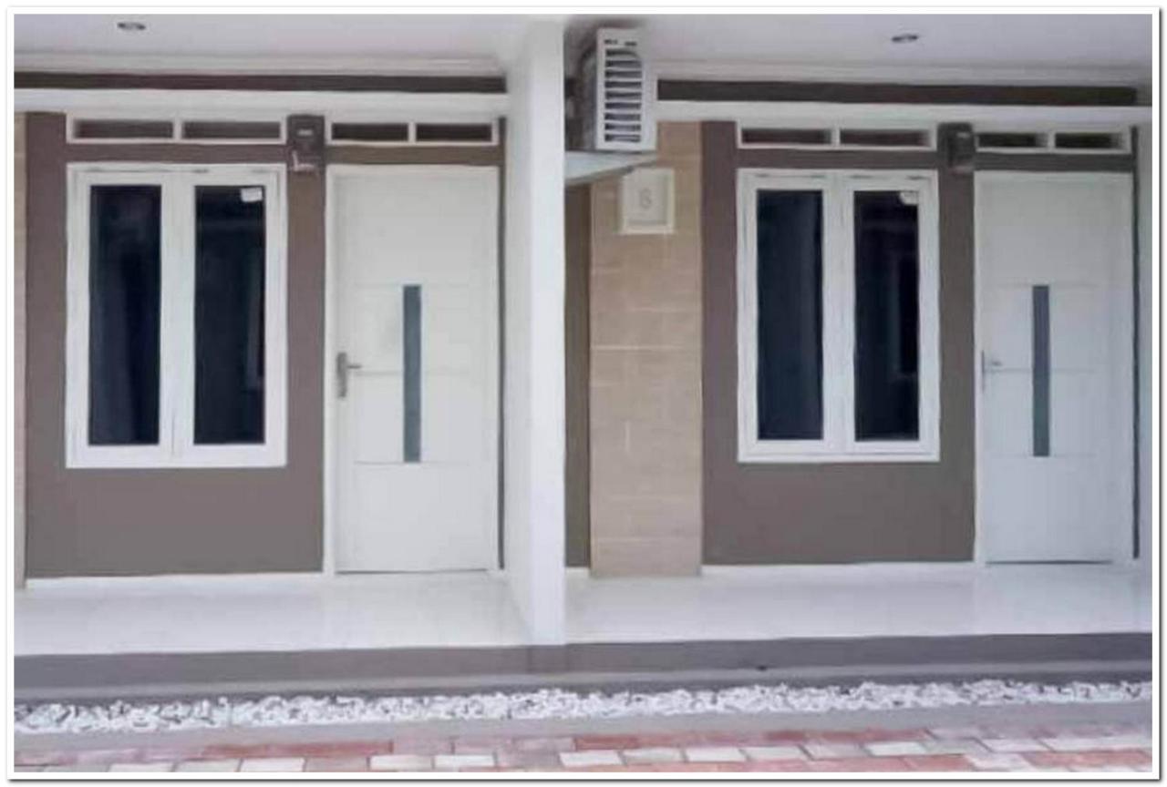 Syukur Guesthouse Syariah Near Exit Toll Cikopo Redpartner Cikampek Exterior photo